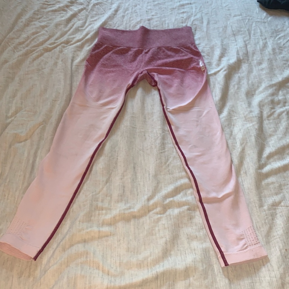 Gymshark Ombre Pink Seamless Leggings in Pink/Beet - Size Small